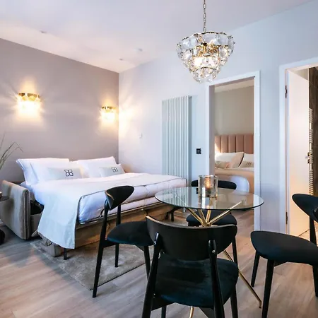 Beatrice - Luxury - Pool & Sauna & Parking Station touristique