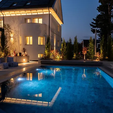 Beatrice - Luxury - Pool & Sauna & Parking 4* Ljubljana
