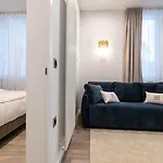 Beatrice - Luxury - Pool & Sauna & Parking